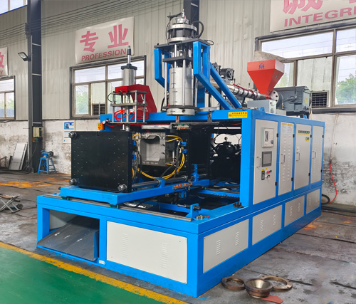 25、20升吹塑機1.jpg