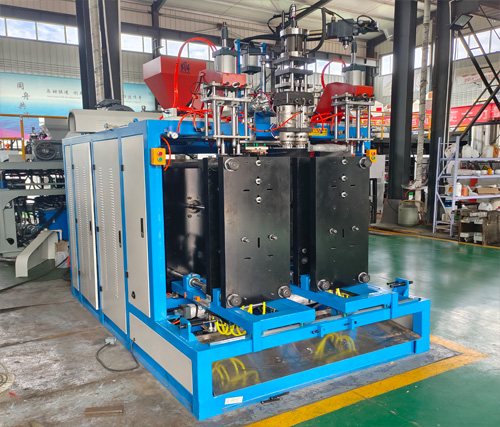 26、播種管吹塑機1.jpg